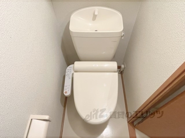 レオパレス健のトイレ写真