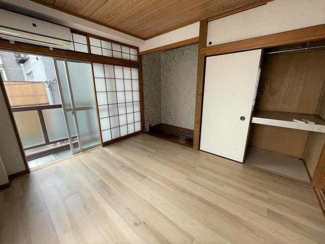 丸山ビルの居間写真