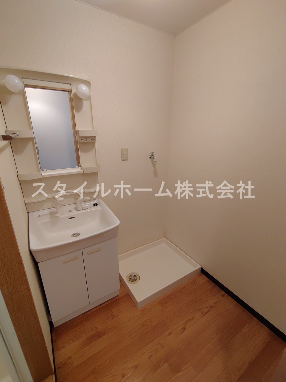 洗面設備　別部屋写真です。