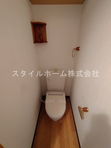 トイレ　別部屋写真です。