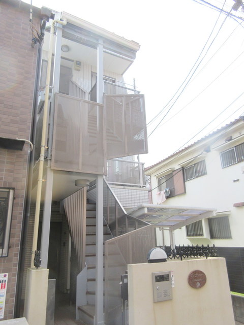 建物外観　★駅徒歩4分★