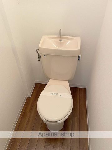 地下鉄御堂筋線 なんば駅 徒歩11分 10階建 築34年のトイレ写真