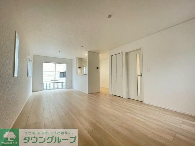 クレイドルガーデン上尾市大谷本郷 第7 1号棟の居間写真