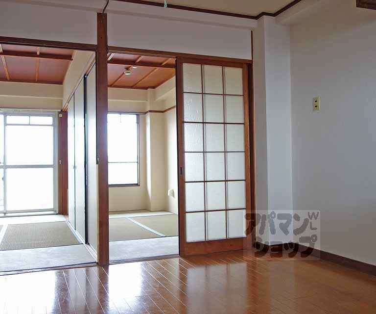 藤岡マンションの居間写真