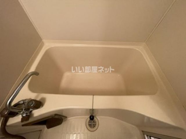 青森市 2階建 築39年の風呂写真