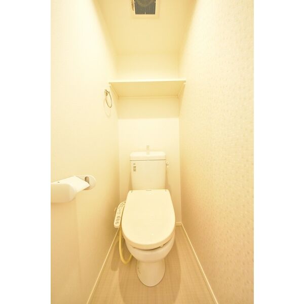 IMPERIAL RESIDENCE塚本のトイレ写真