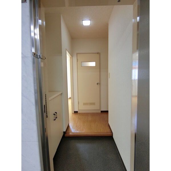 旭泉マンションの玄関写真