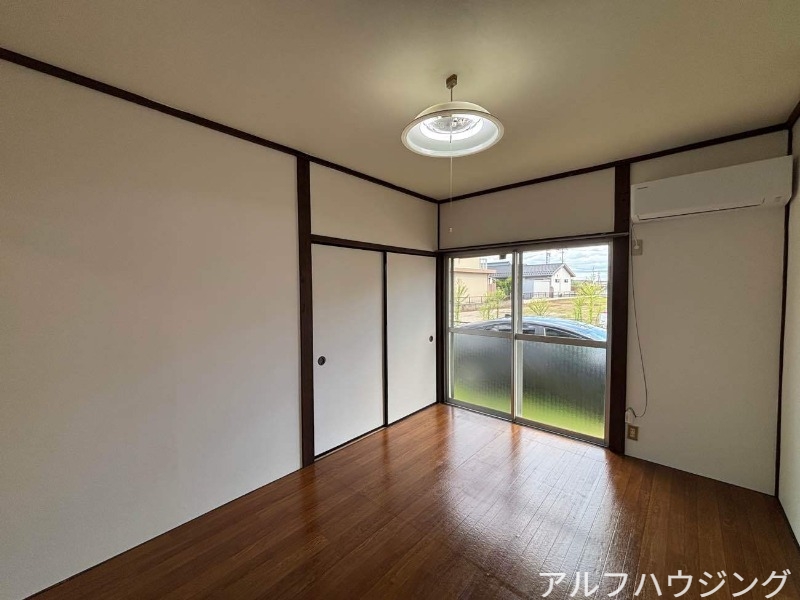 渡辺住宅の居間写真