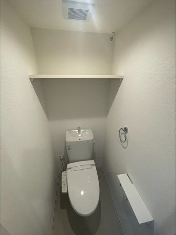 トイレ　同じ施工会社の物件となります（現在建設中の為、イメージ写真、