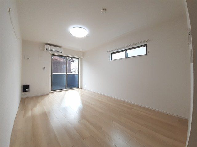 プラシード輝の居間写真