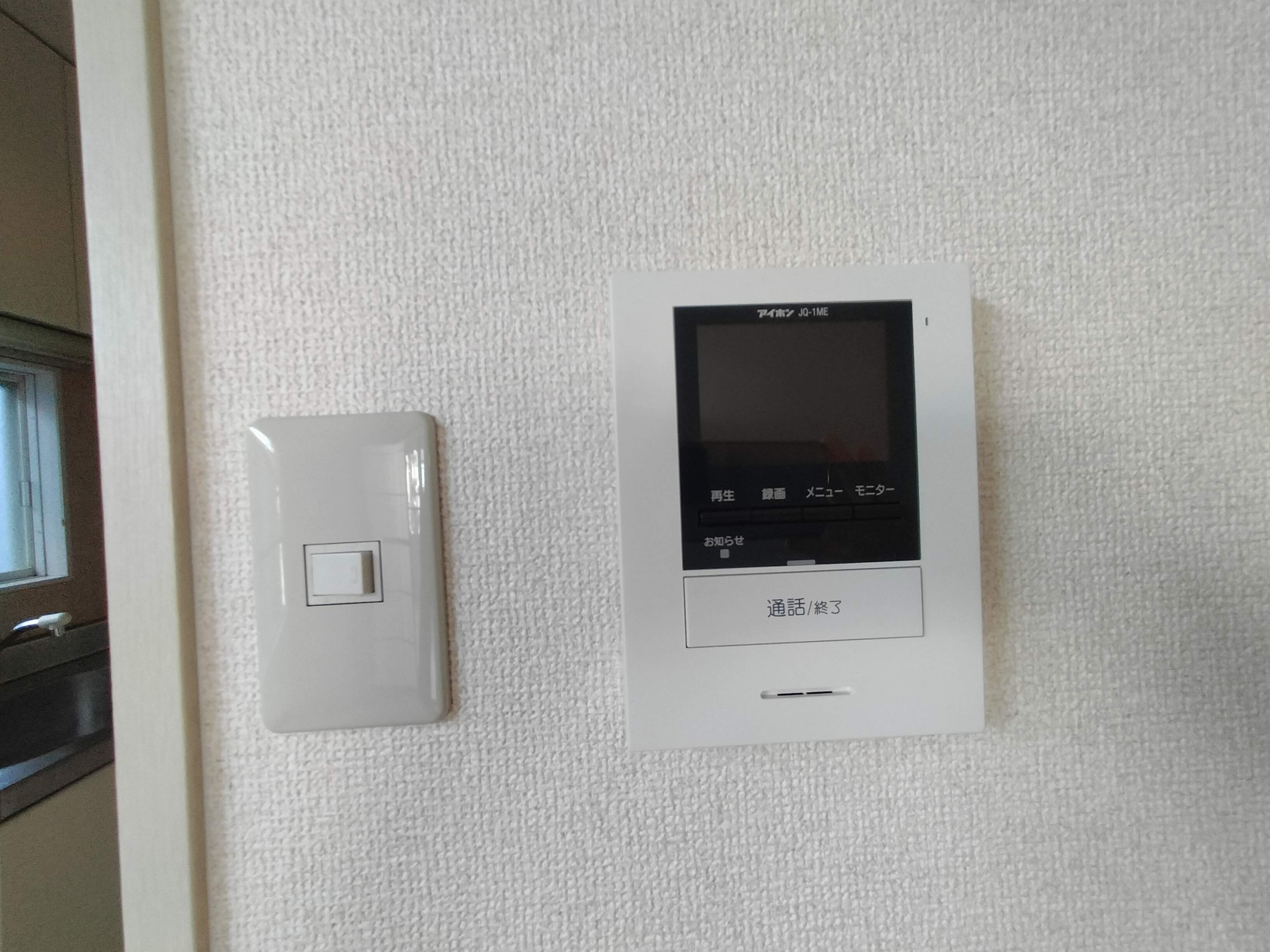 セキュリティ　モニター付きインターホン
