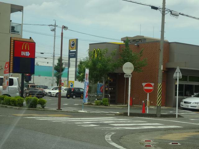 飲食店　マクドナルド（飲食店）まで410m