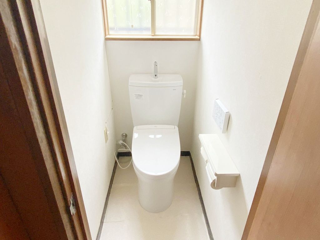 トイレ　トイレ