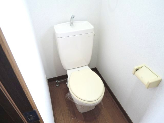 トイレ　※シャワー付トイレに交換予定（現況優先）