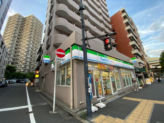 コンビニ　ファミリーマート一の橋店（コンビニ）まで389m