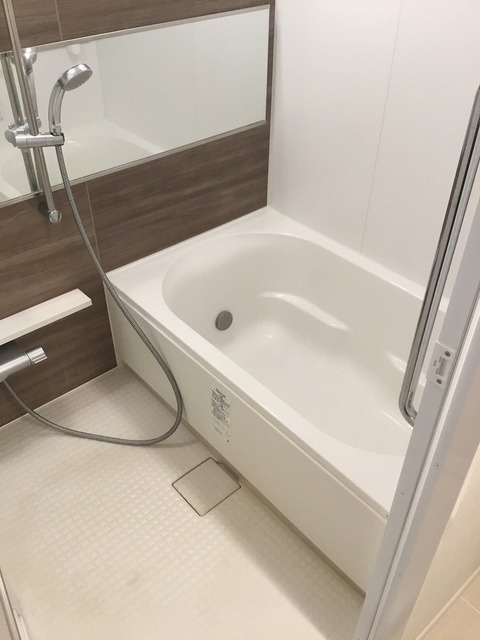 バス・シャワールーム　追焚機能・浴室乾燥機付き※前回募集時の写真です