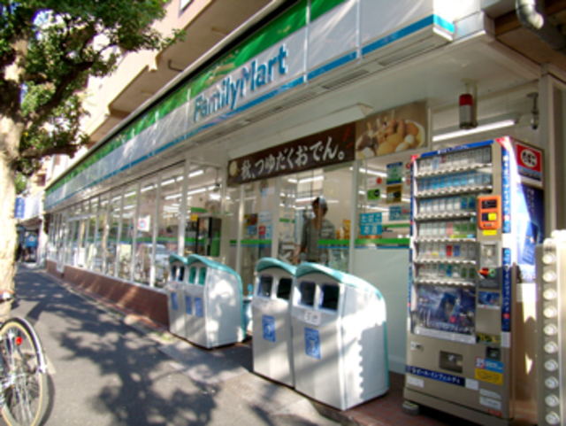 コンビニ　ファミリーマート京王八王子店（コンビニ）まで654m