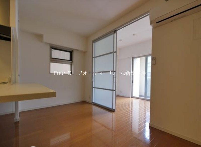 居室・リビング　内見予約受付中、お気軽にお問い合わせください。【0037-6