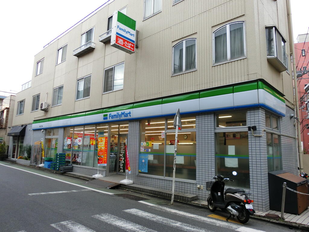 コンビニ　ファミリーマート池尻二丁目店（コンビニ）まで82m