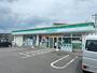 コンビニ　ファミリーマート 久居北口店（コンビニ）まで360m