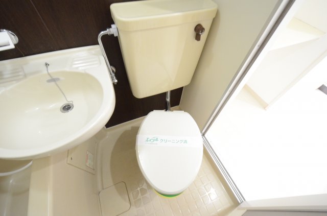 トイレ　浴室内にトイレがあります！