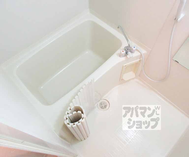 バス・シャワールーム　清潔感あるお風呂場！
