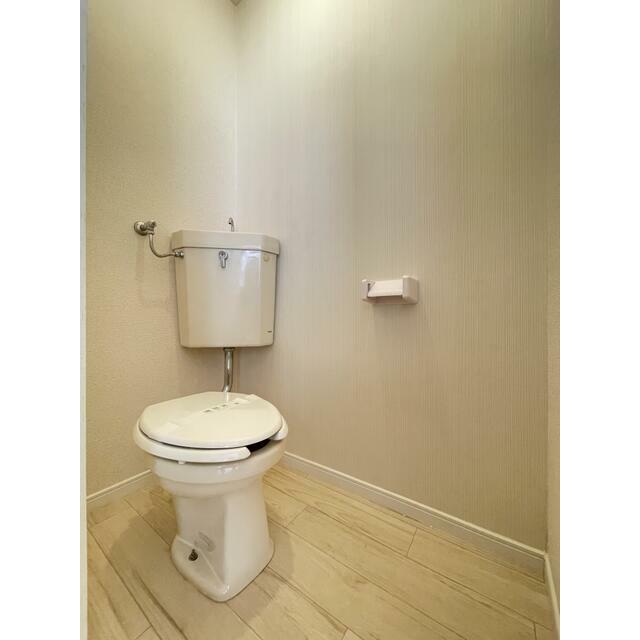 トイレ　バス・トイレ独立タイプのお部屋です。
