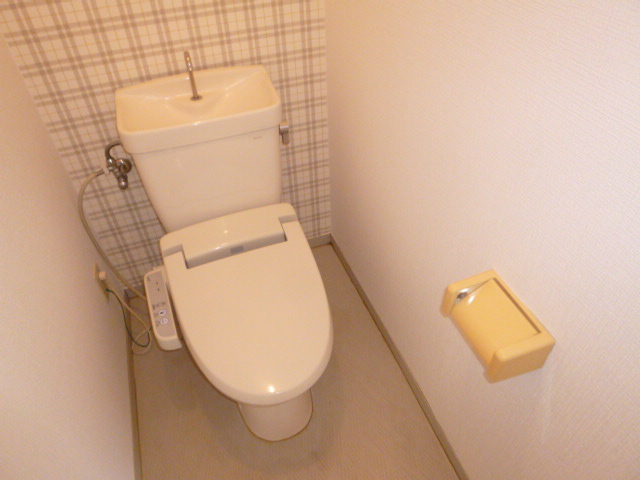 ＪＲ本四備讃線 児島駅 徒歩15分 2階建 築33年のトイレ写真