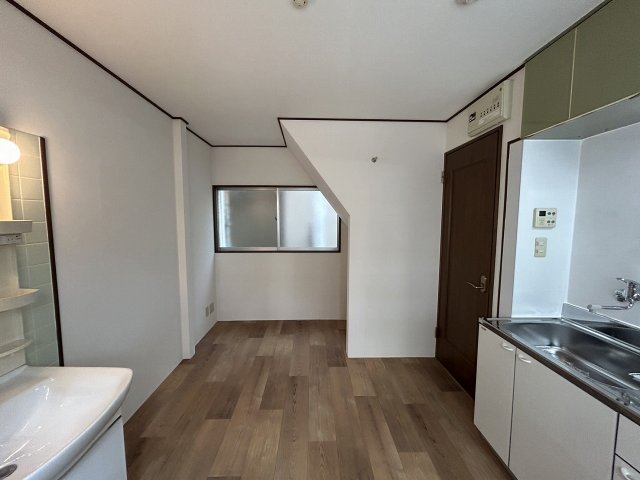 二宮町3丁目連棟住居の内装写真