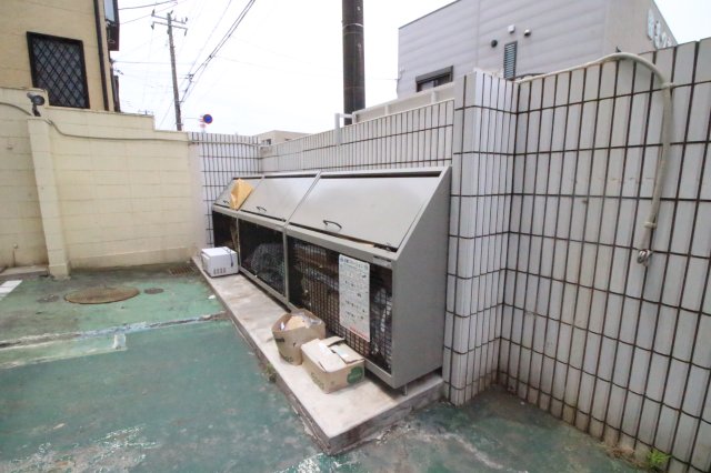 シンエイ第8東船橋マンションの外観写真