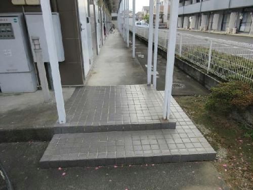 レオパレスラ・プランタンの外観写真