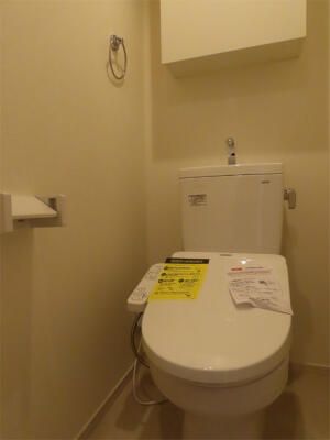 日暮里・舎人ライナー 高野駅 徒歩9分 2階建 築6年のトイレ写真