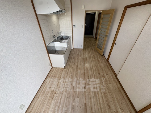 ハイツサンシャインの居間写真