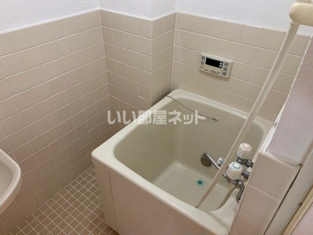 ＪＲ東海道本線 三ノ宮駅 徒歩9分 5階建 築55年の風呂写真