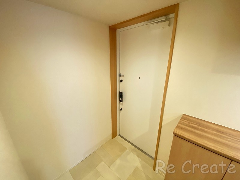 住真田山EASTの玄関写真