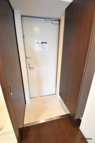 MCOURT江坂の玄関写真