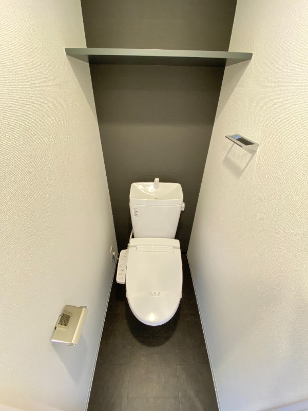 地下鉄千日前線 今里駅 徒歩2分 15階建 築7年のトイレ写真