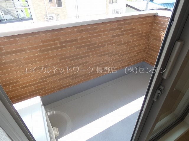 バルコニー　写真は203号室です（参考）