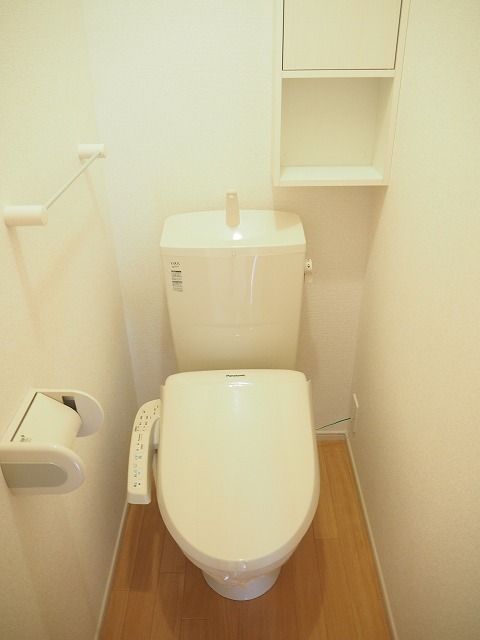 YS ソレイユBのトイレ写真