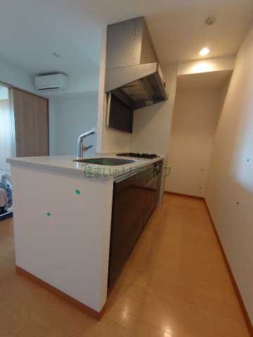 キッチン　別部屋参考写真です