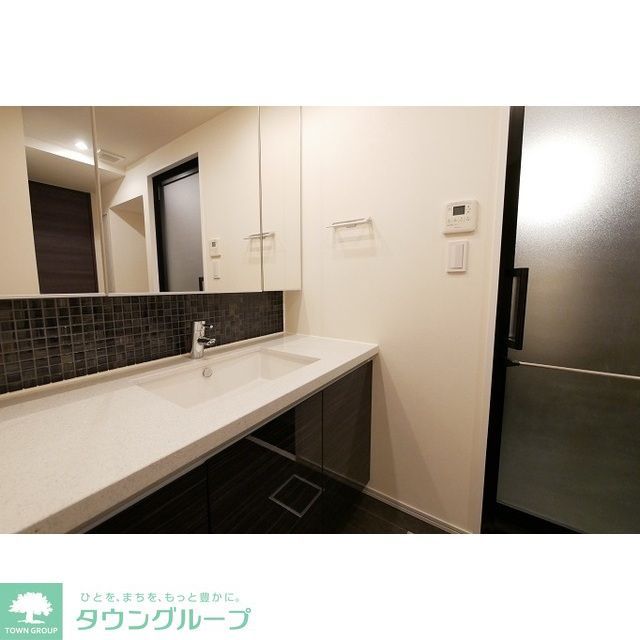 コンフォリア新宿イーストサイドタワーの内装写真