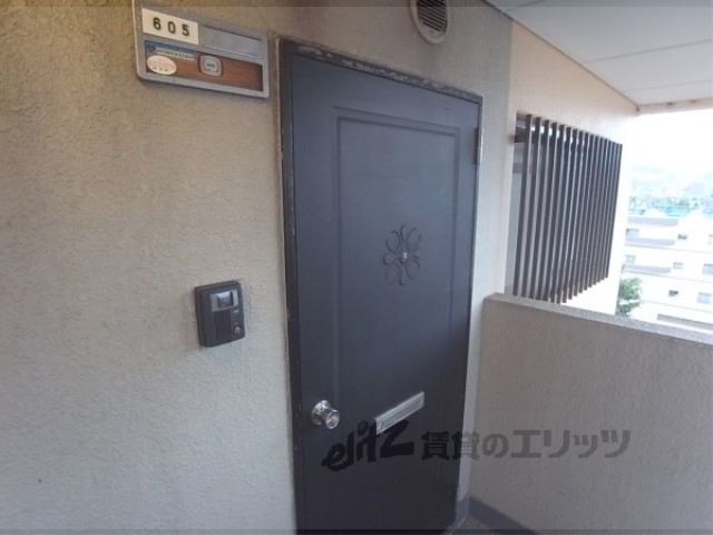 エルフィン井上の玄関写真