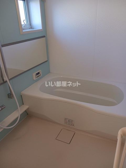 ルナーレ Cの風呂写真