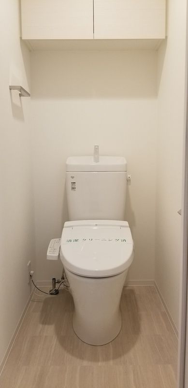 都営浅草線 三田駅 徒歩6分 11階建 築8年のトイレ写真