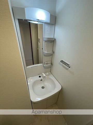 地下鉄名城線 平安通駅 徒歩4分 12階建 築6年の内装写真