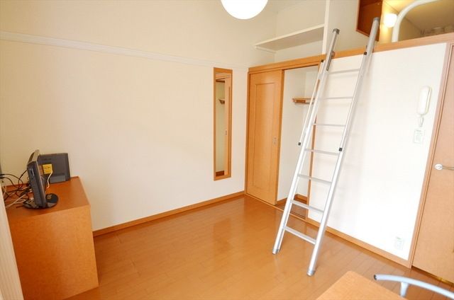 レオパレスエクセル新河岸の居間写真