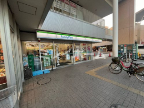 コンビニ　ファミリーマート 西大井駅前店（コンビニ）まで347m