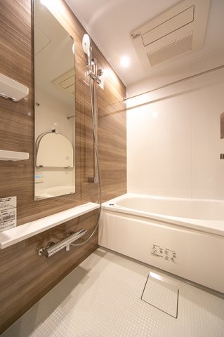 バス・シャワールーム　※写真は同タイプ住戸です。