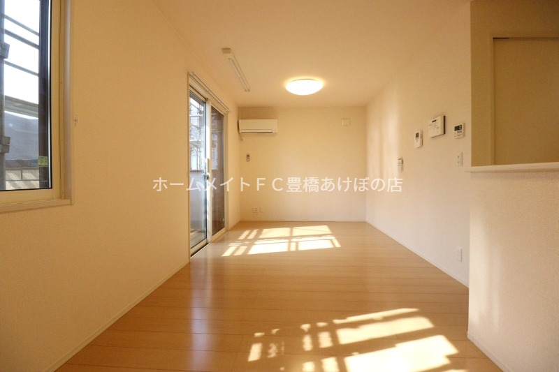 名鉄名古屋本線 国府駅 徒歩11分 2階建 築13年の居間写真