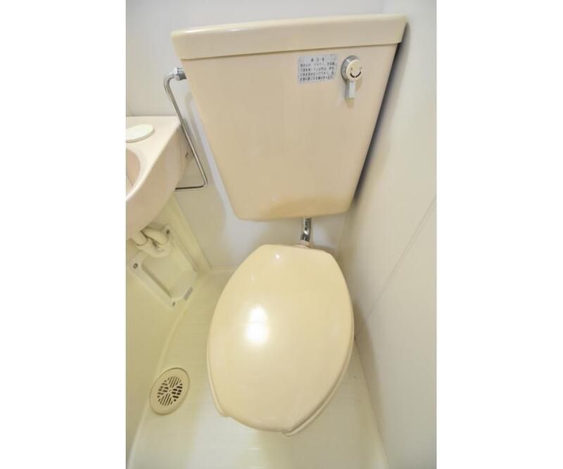 小田急線 町田駅 徒歩12分 2階建 築38年のトイレ写真